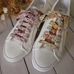 Lacets fleuris ex scaled
