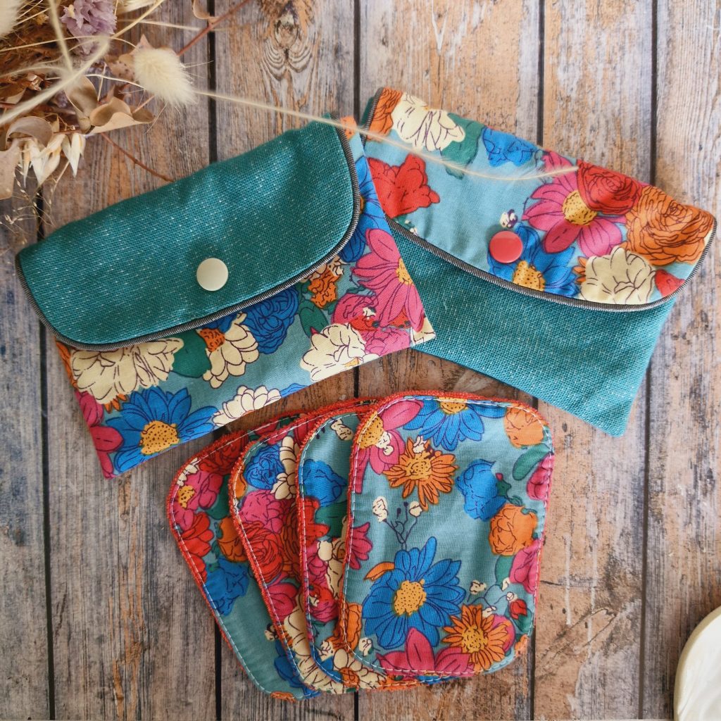 Duo de pochettes lingettes rose bleu vert scaled Duo de pochettes lingettes rose bleu vert scaled